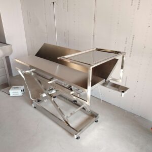 Veterinarska miza iz nerjavečega jekla KM-03